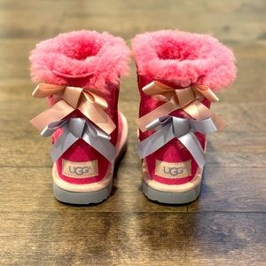 ✨ Bailey Bow II Pink Toddler Girl UGG Boots ✨ Size 7 💕 In Great Condition! 👌🏼